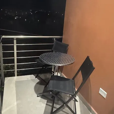Daire Ada Hilltop Serenity